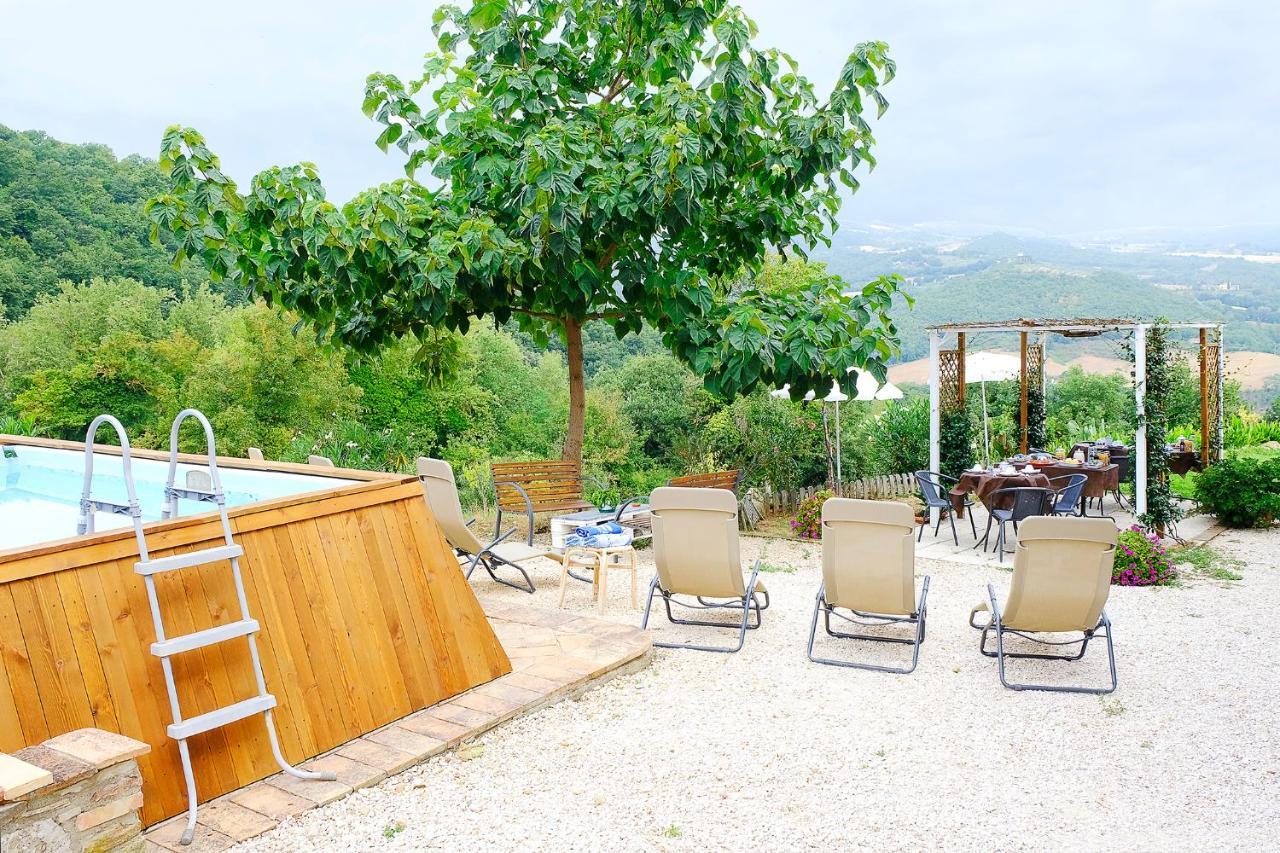 Casale Le Orme Bed & Breakfast Todi Bagian luar foto