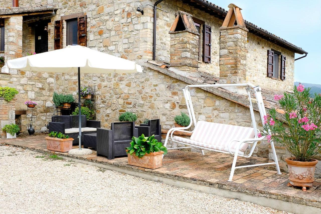 Casale Le Orme Bed & Breakfast Todi Bagian luar foto