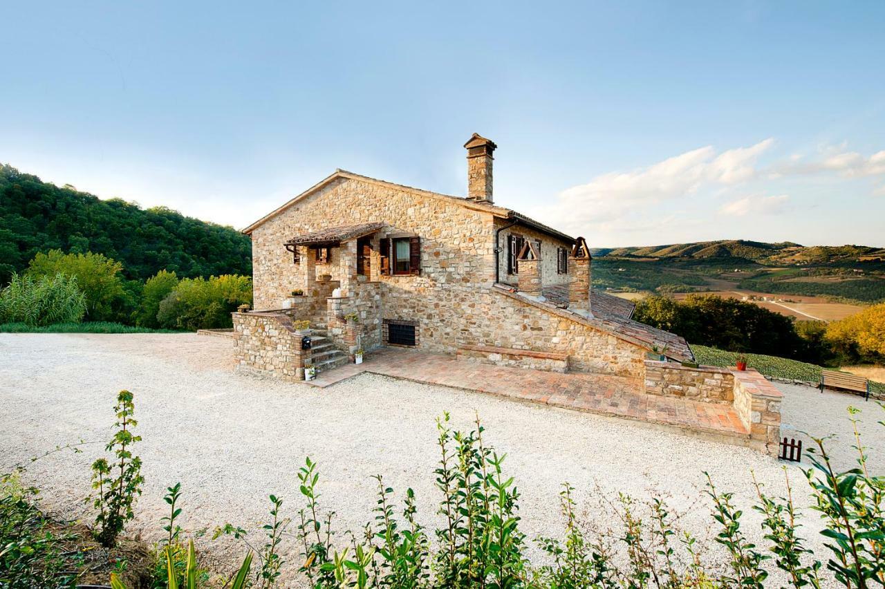 Casale Le Orme Bed & Breakfast Todi Bagian luar foto
